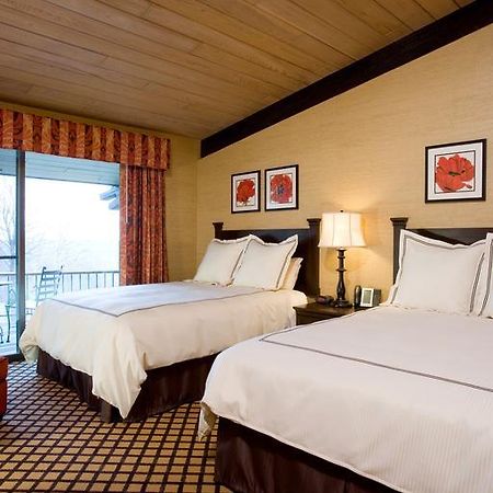 Summit Village Bellaire Quarto foto